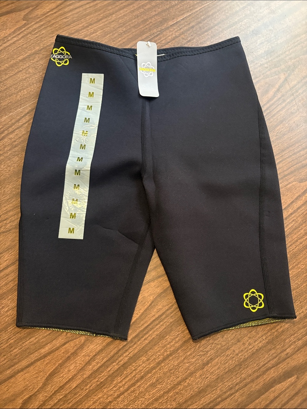 NEW Zaggora Medium Black Hot Pants Neoprene Sweat Shorts NWT